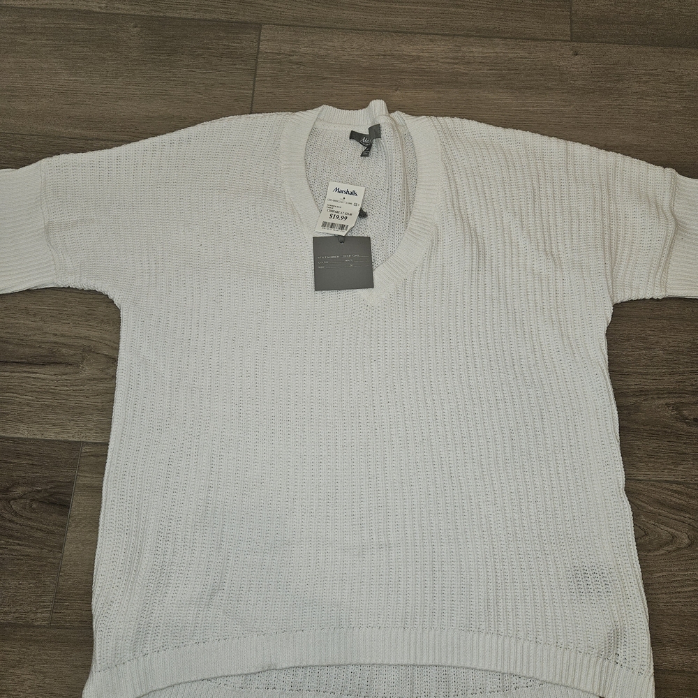 Marled V-Neck Sweater in White. NWT